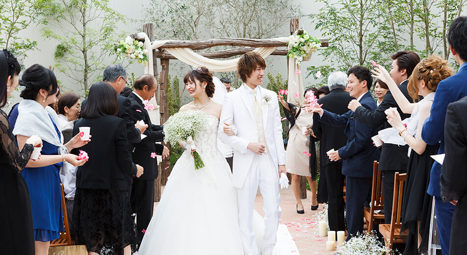 キュートなガーデンウエディング レポート 大分県別府市の結婚式 結婚式場 ラフィネ マリアージュ迎賓館